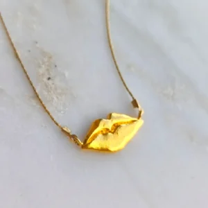 Levres single necklace